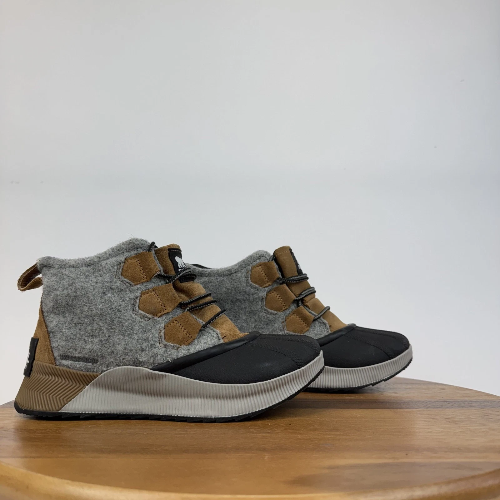 New Womens Sorel Out N About III Classic Gray Suede Casual Ankle Boots Size 6 M