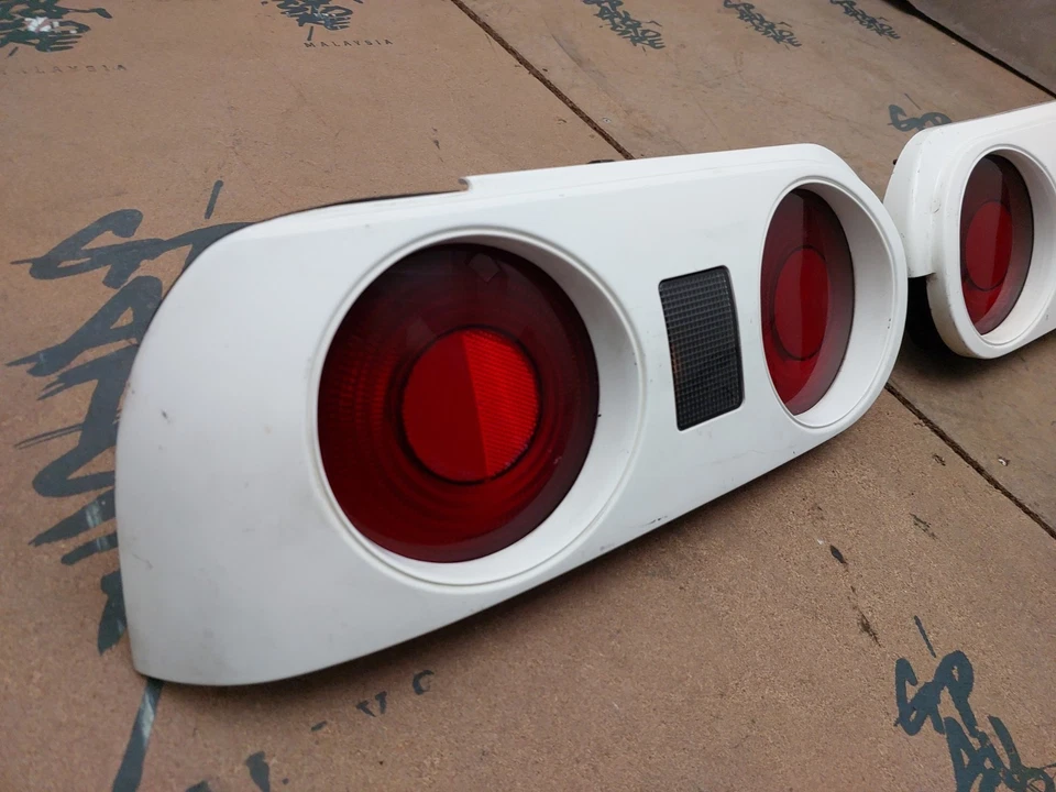 JDM Nissan Skyline R32 GTS GTR BNR32 HCR32 HNR32 Coupe 2 Door Taillights Tail... - Image 2 of 4