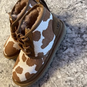 UGG Neumel Cow Print Calf Hair Boots Chestnut Brown 1122152 Mens 9 Womens 11 Ugg neumel cow print - Gem main image 4