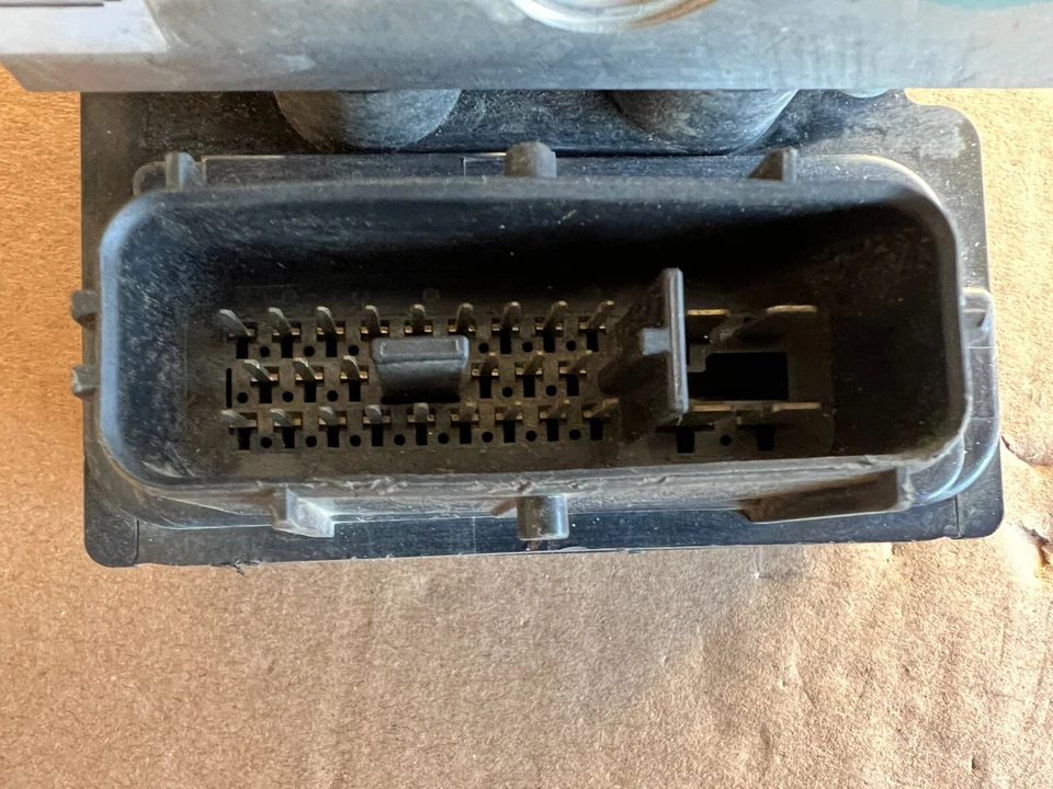 2004-2011 MITSUBISHI ENVAVOR ANTIBLOQUEO BOMBA FRENO MÓDULO MONTAJE OEM Foto 2 de 4