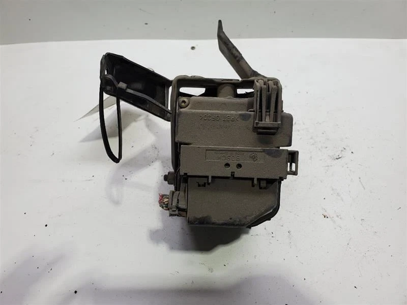 2002-2003, Saturn Vue, Anti-Lock Brake Part Assembly, Part Number-25954858 - Image 3 of 4