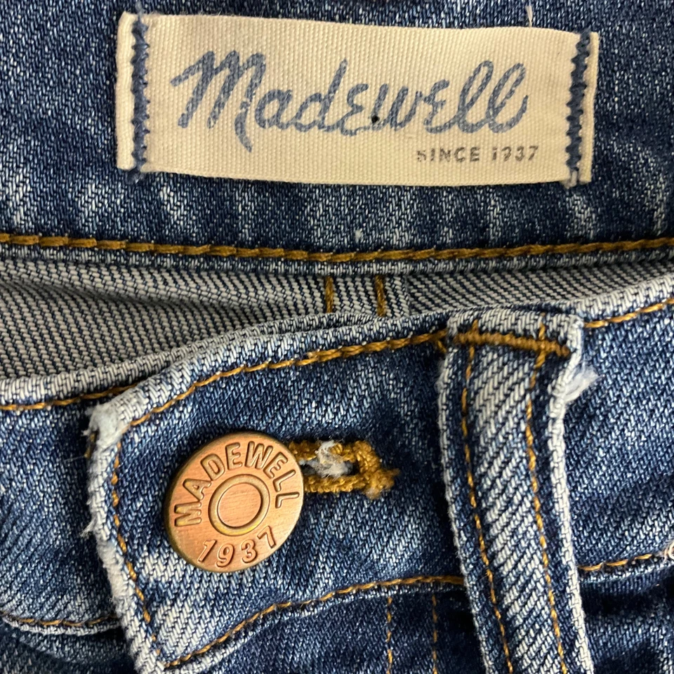 Pantalones de mezclilla recortados acampanados con dobladillo crudo desteñido azul Madewell talla 27 Foto 2 de 4