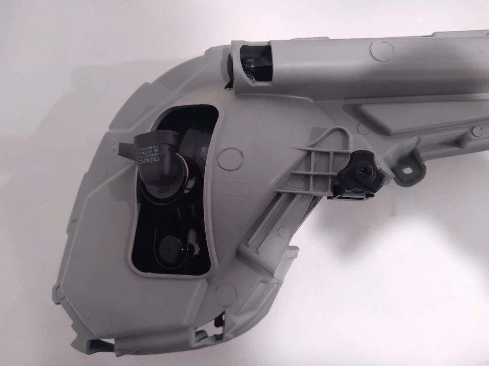 OEM 2011-2014 HYUNDAI ACCENT LADO DERECHO PASAJERO LUZ ANTINIEBLA 92202-1R0 Foto 4 de 4