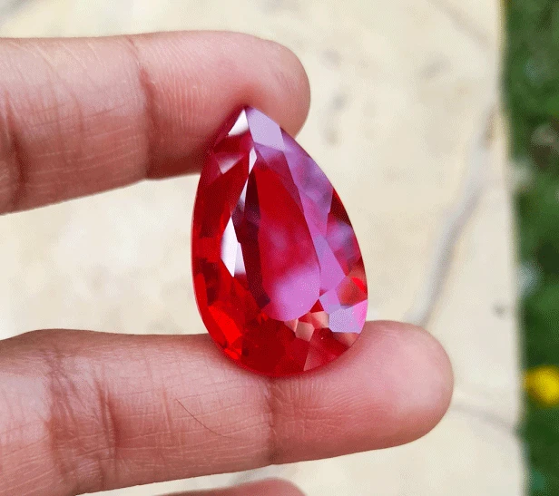 28x17mm. PEAR CORUNDUM BLOOD RED RUBY LOOSE GEMs EXCELLENT CUT_ 38.50cts. - Image 2 of 4