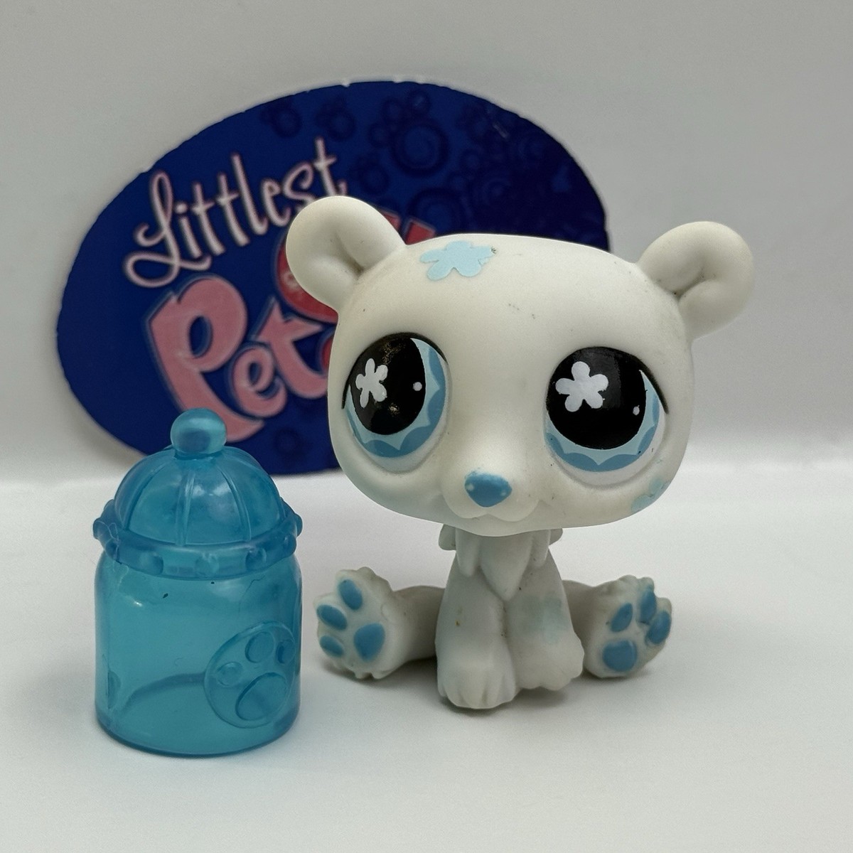 POLAR BEAR #647 W/ Accessory - Authentic Littlest Pet Shop