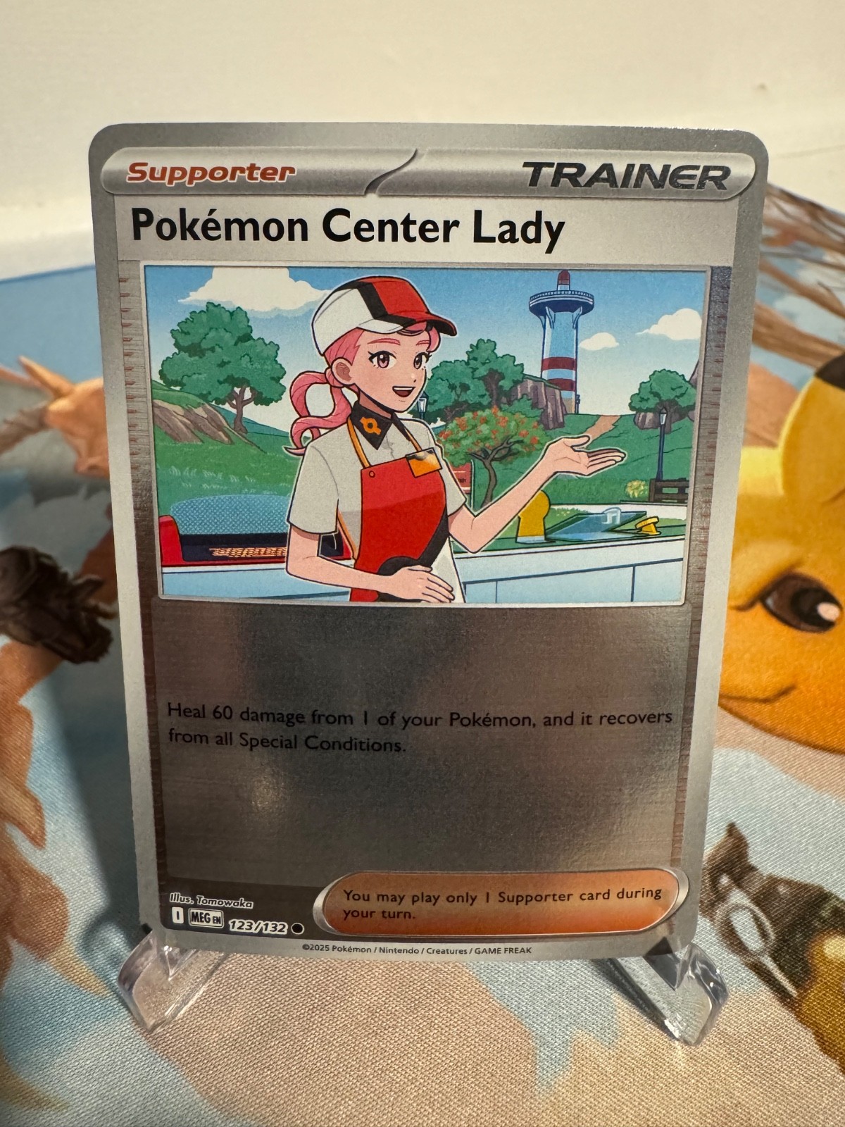Pokémon TCG - Pokemon Center Lady 123/132 Reverse Holofoil - Mega Evolution Base