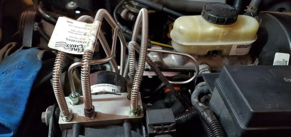 Kit de línea de freno delantero para Ford Ranger 1998-2001 con 4x4 AWABS acero TKT9842OM Foto 3 de 4