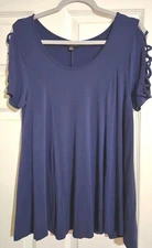 Naif Crisscross Short Sleeve Flowy Swing Blouse Size Large