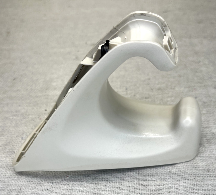 10-15 LEXUS IS250C IS350C FRONT RIGHT SEAT SHOULDER BELT ANCHOR CAP  73135-53040