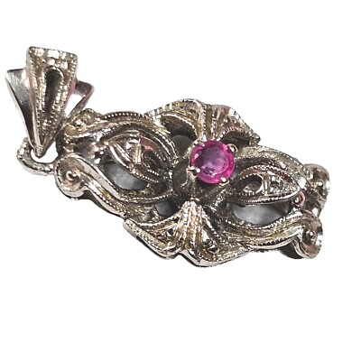 Art Deco Anhänger gearbeitet aus 18k 750/000 Weißgold besetzt natürlicher Rubin 24x10x6mm
