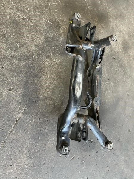 Volkswagen Tiguan 2009 2018 2,0 L AWD suspensión trasera travesaño subchasis OEM+ Foto 3 de 4