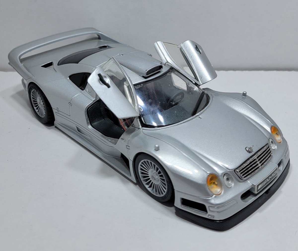 Mercedes-Benz CLK-GTR (Street Version) Silver 1/26 Scale Maisto