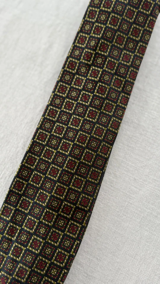 Givenchy Caballero NUEVA Corbata de Seda Azul Marino Rojo y Verde Geométrica Ajustada París Foto 2 de 4