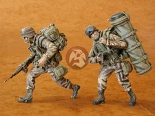 CMK 1/35 U.S. Airborne UH-60 Black Hawk Crew Part No.2 (2 Figures) F35071