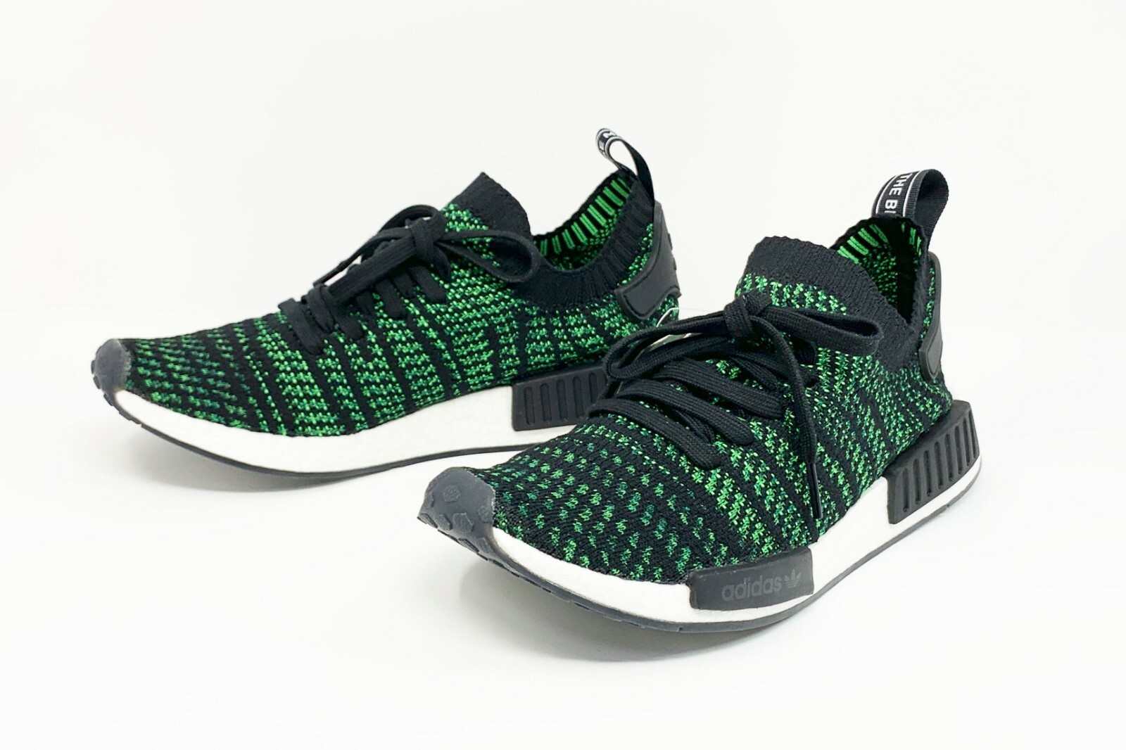 nmd_r1 stlt primeknit shoes