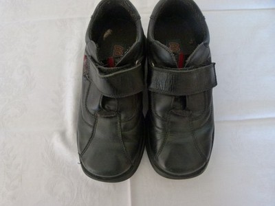 Kinderschuhe Agaxy schwarz Größe 35 gebraucht´