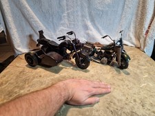 Zwei schöne,große Motorrad Modelle,1 aus Holz,1 aus Metall,militaria,WK 2,US