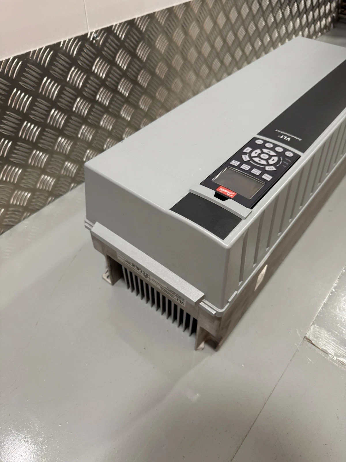 Danfoss 131B1522 VLT Automation Drive 22kw Type 1 6