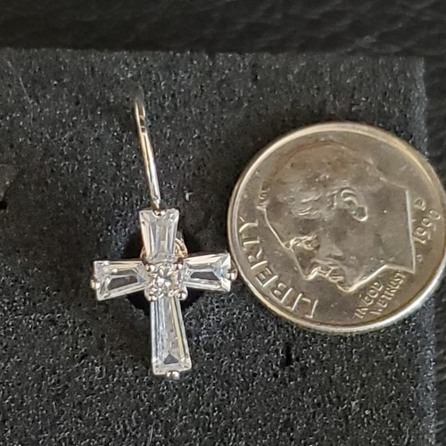 Zierliche Kristall Kreuz Ohrringe Silber Platte Leverback Baguette & runde Steine - Bild 6 von 7