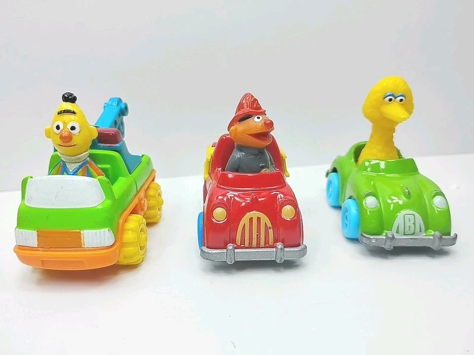 Lote de 3 carros de metal fundido Sesame Street Tyco Matchbox 1996-1997 Big Bird, Bert, Erni - Imagem 2 de 4