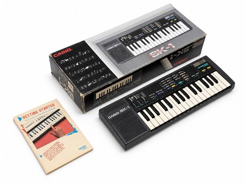 🎹 Casio SK-1 Sampling Keyboard 32-Key Synthesizer Sampler w/ Box & Guide