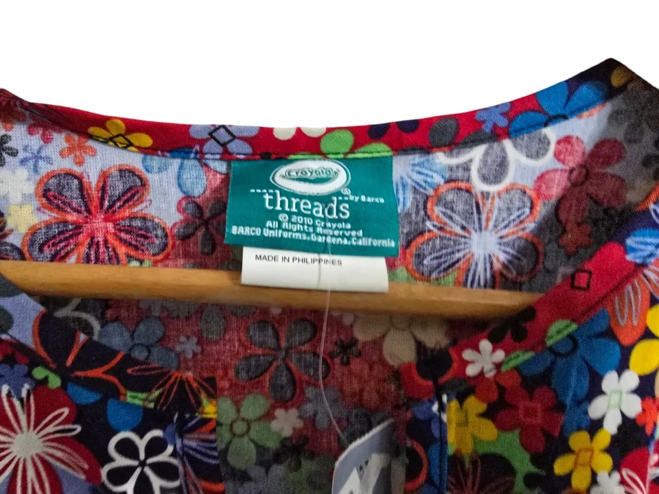 Crayola Threads By Barco Medium Women's Multicolor Floral Scrub Top NWT - Image 2 of 4