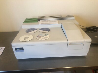 Perkin Elmer Lambda 35 UV/VIS Spectrometer