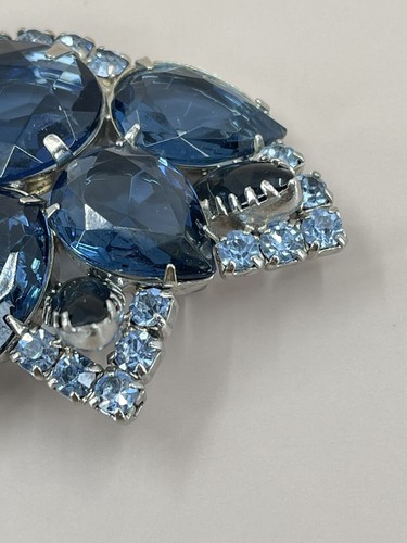 Brooch Pin Large Teardrop Blue Crystal Rhinestones silver tone 2-3/4" - Picture 23 of 23