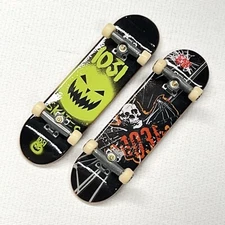 VTG Tech Deck 1031 Finger Board Y2K Toy Figure Skateboard Skull Pumpkin Lot Of 2