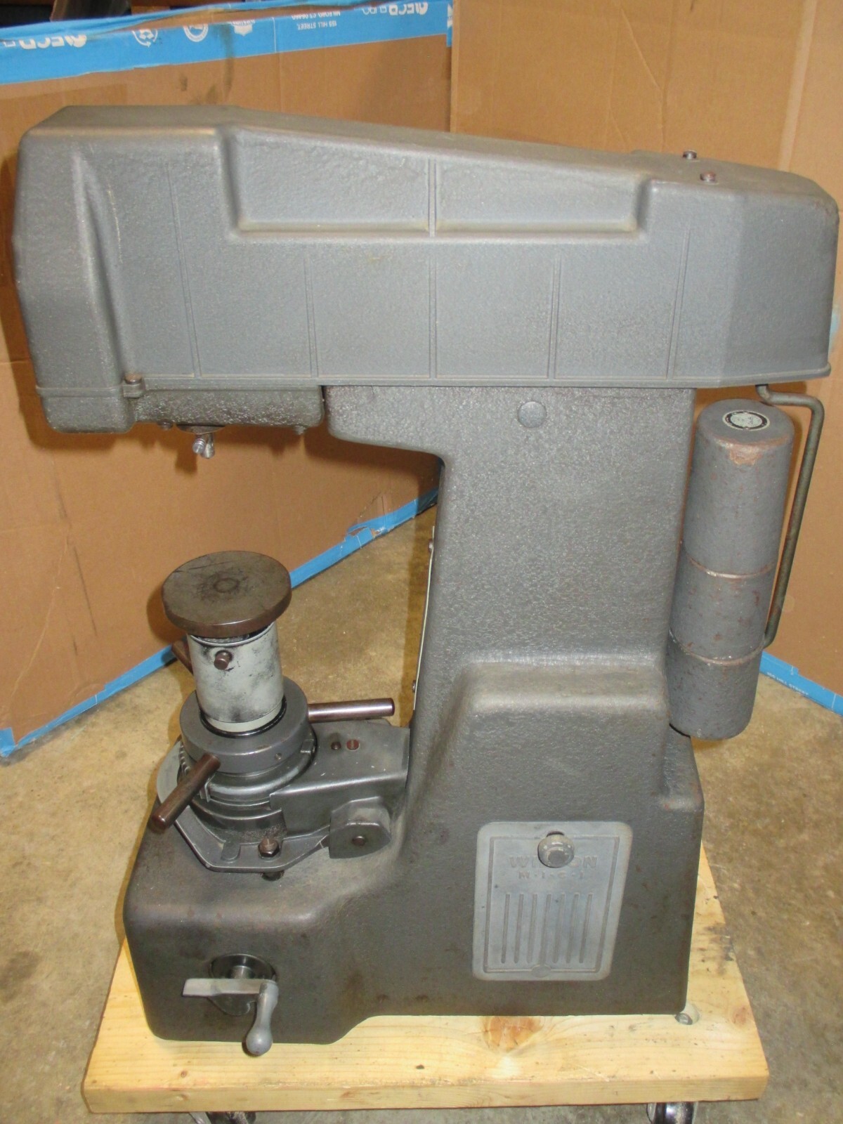 Wilson 3JR Rockwell Hardness Tester With Accessories, Great Condition