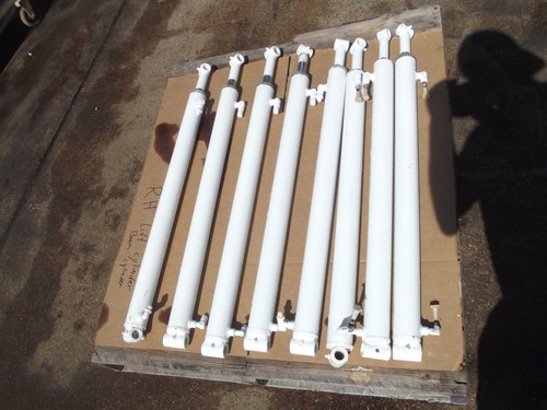 bobcat 610 lift cylinder RH (buying one)