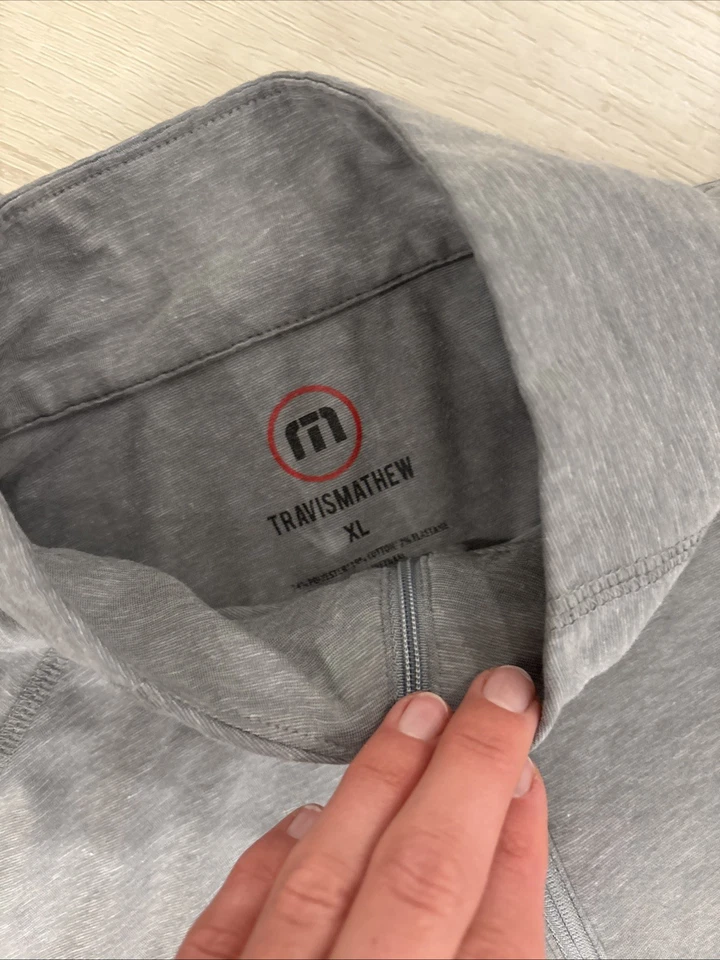 Pullover Travis Mathew Para Hombre Grande Gris Rendimiento Cuarto Cremallera Deloitte XL Foto 3 de 4