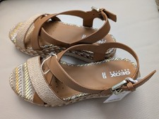 GEOX-D EOLIE D SANDAL - D25SRD CAMEL/SAND 36 more like 37
