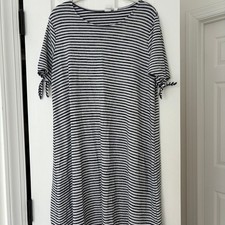 Gap black white striped tie sleeve dress size L