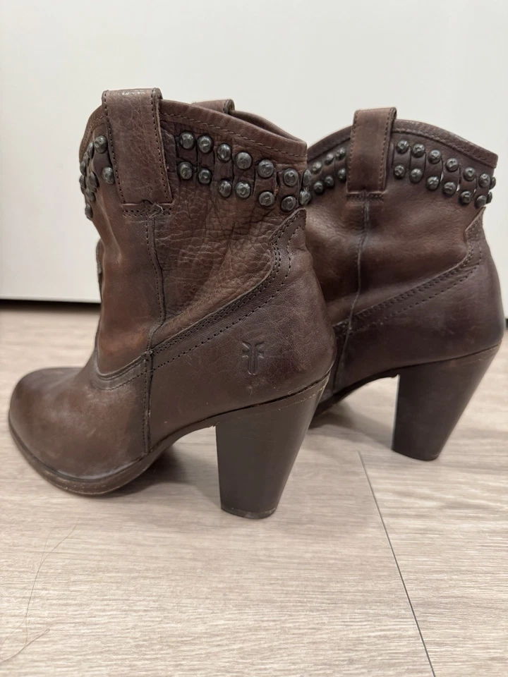 Frye Jenny Cut Vintage Distressed Studded Brown Heeled Boots - Image 4 of 4