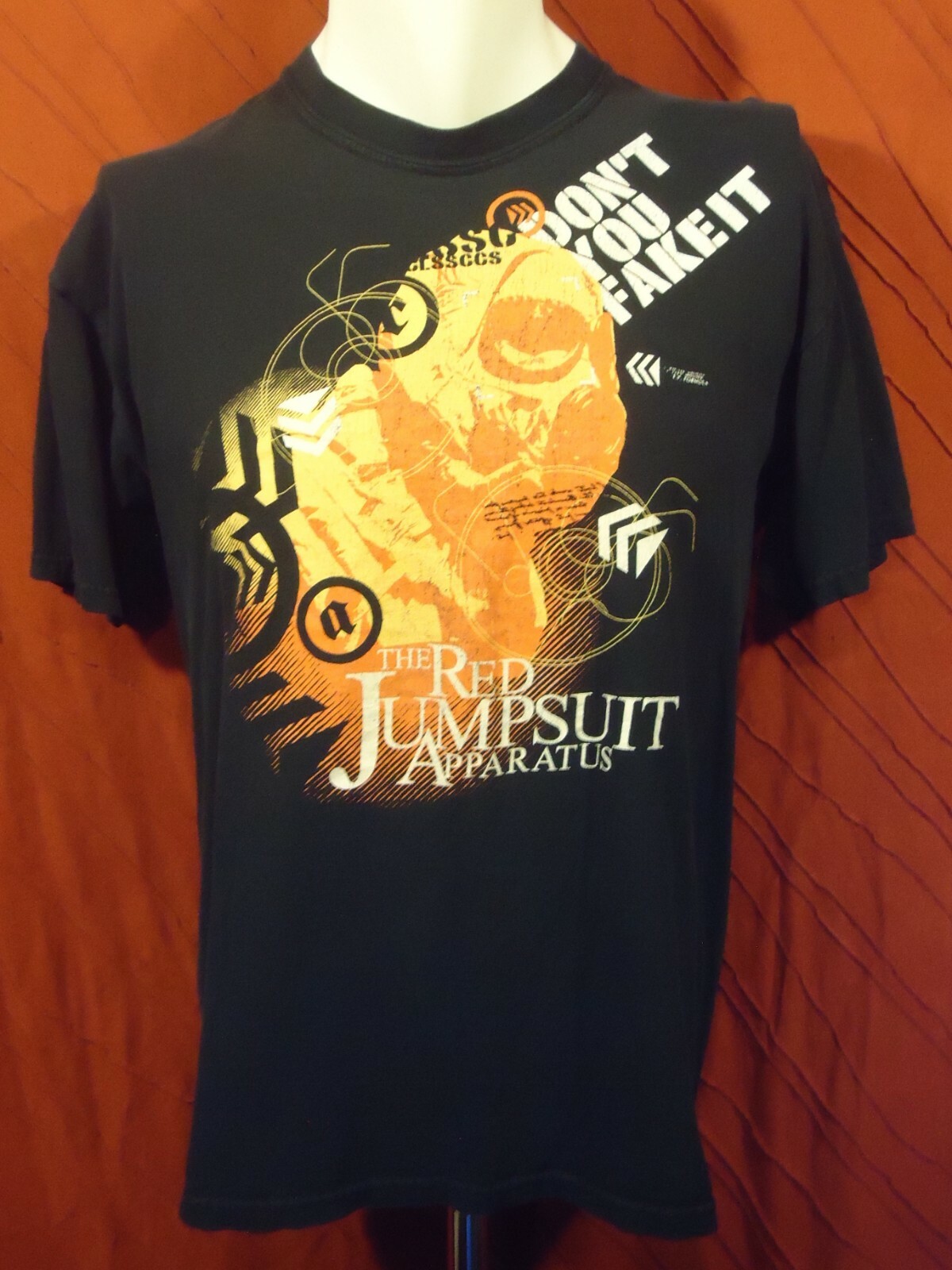 red jumpsuit apparatus t shirt