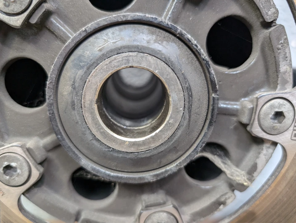 2007 YAMAHA YZF R6 OEM ЗАДНЕЕ КОЛЕСО ЗАДНИЙ ОБОД РОТОР СТУПИЦА - 5SL-25338-00-98 - Изображение 4 из 4