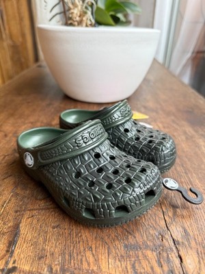 NEU Crocs crocskin classic Kids clog grün Gr. C 8/9 (24/25)  green Kroko Schuhe