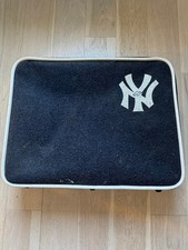 Maleta emitida por el equipo de los Yankees de Nueva York 1984