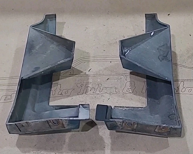 1994-1999 Silverado Sierra Tahoe Suburban Front Bumper Filler Trim Pair - Imagem 3 de 4