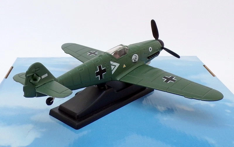 Yat Ming 1/48 Scale WW II Series 99078 - Messerschmitt BF109 Aircraft - Green - Image 2 of 4