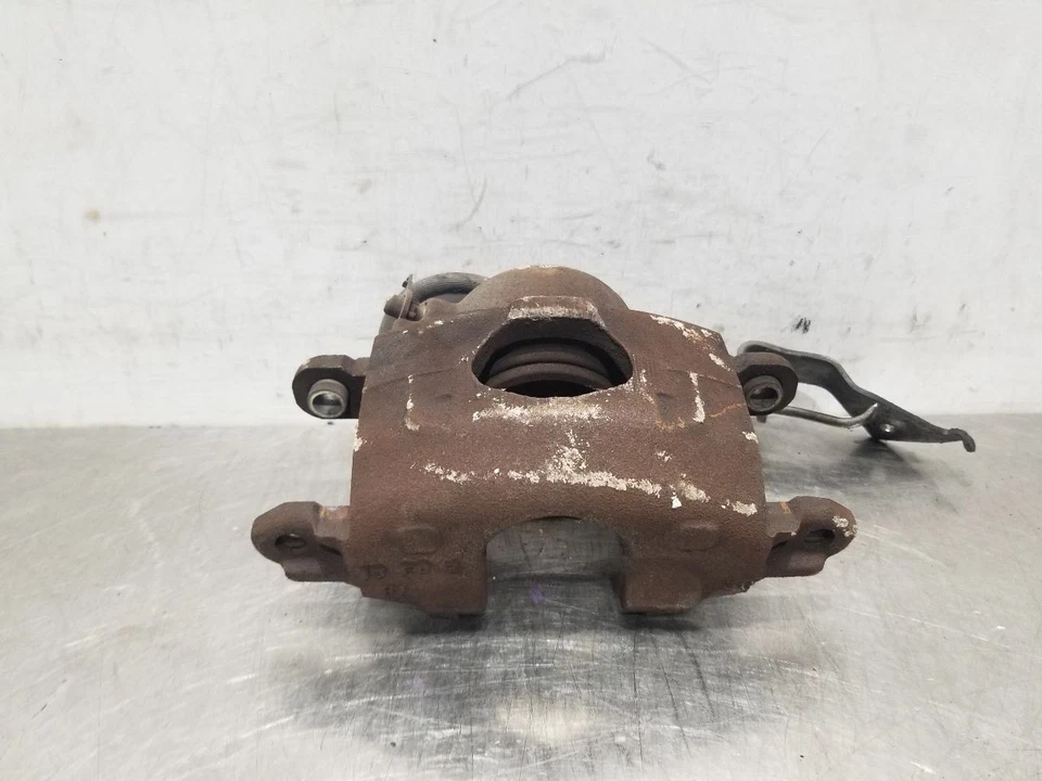 96 1996 Buick Roadmaster Sedán Pinza de freno conductor delantero izquierdo Foto 2 de 4