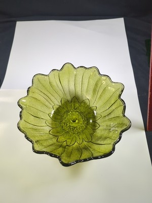 Vintage Indiana glass lily pons sunflower Flower  7'' avocado green bowl Dish 