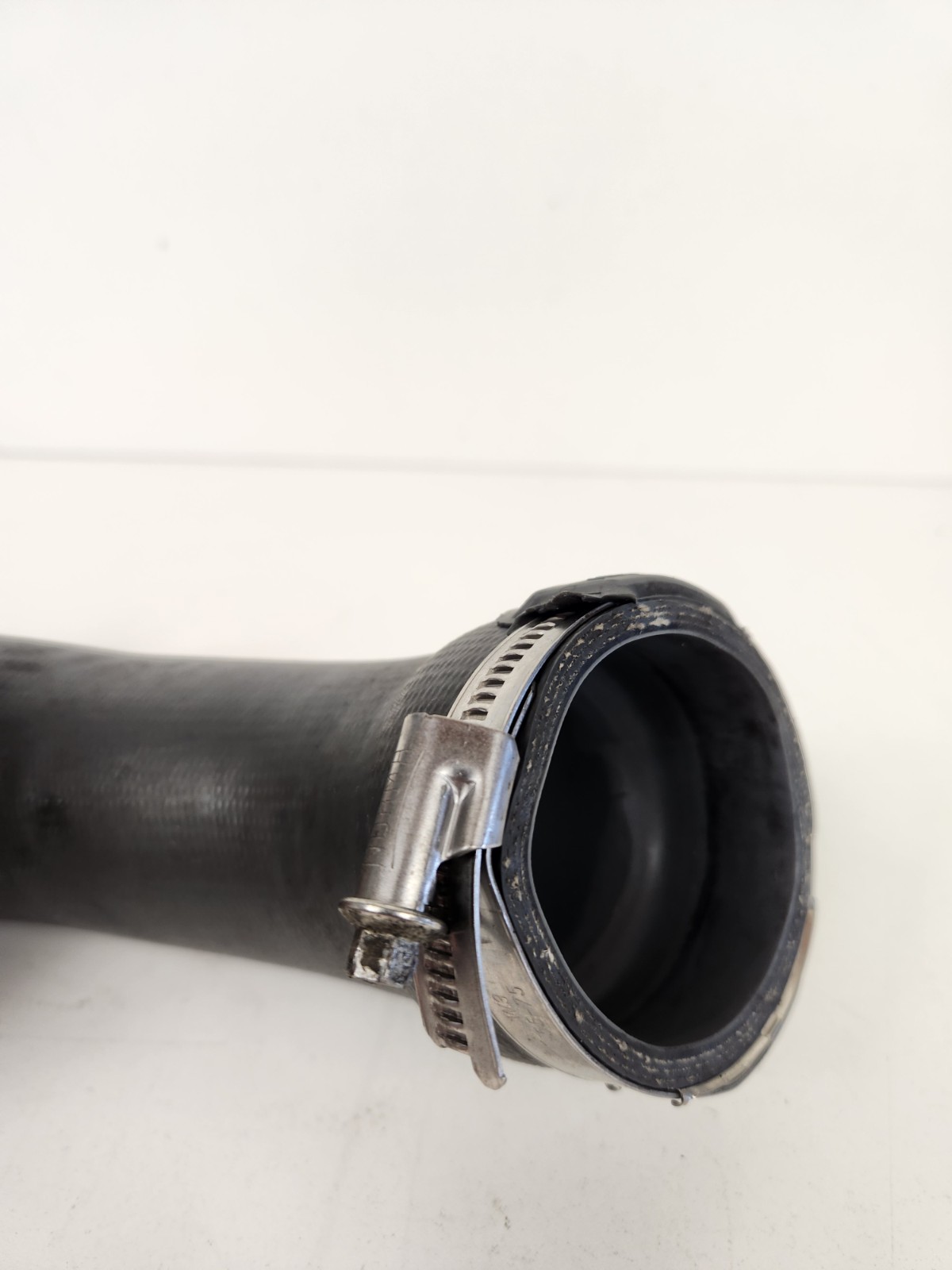 2012-2014 MCLAREN MP4-12C 650S RIGHT TURBO HOSE OEM 11F1102CP
