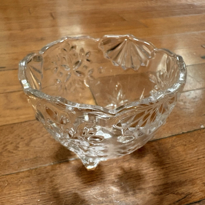 Mikasa Snowflake Clear Glass Votive Candleholder w/ Box for Votive Candle