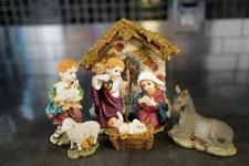 Mini Resin Nativity Set With Stable 7 Piece Childlike Figures Jesus Mary Donkey