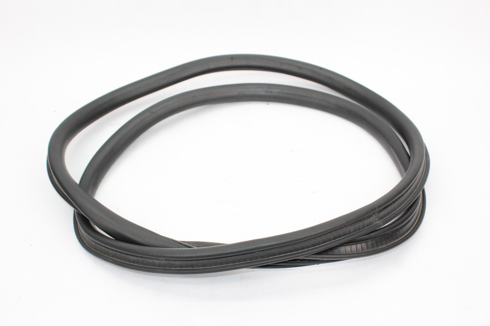 2003-2010 Bentley Continental GT Rear Door Lid Tailgate Trunk Weatherstrip Seal