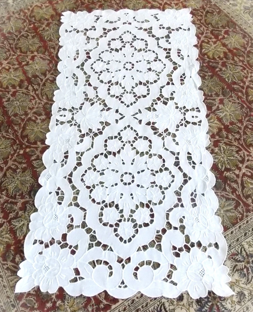 napperon ovale ancien blanc broderie main @mat