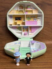 Polly Pocket Vintage 1990 Polly  s School With 2 Figures Bluebird Green Case
