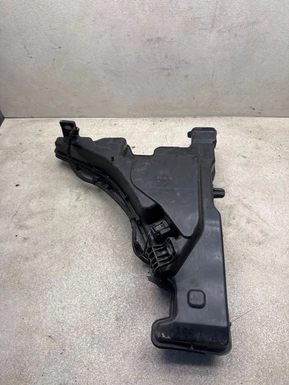 Audi A4 S4 B9 2017 Wischwasserbehälter 8W0250 ZYP4301 - Bild 3 von 4
